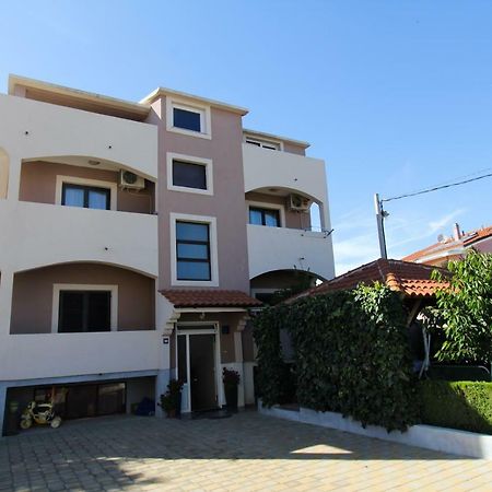 Apartments Lili Biograd Na Moru Exterior foto