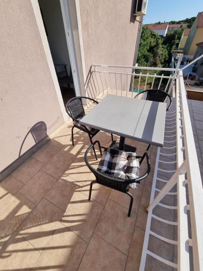 Apartments Lili Biograd Na Moru Exterior foto