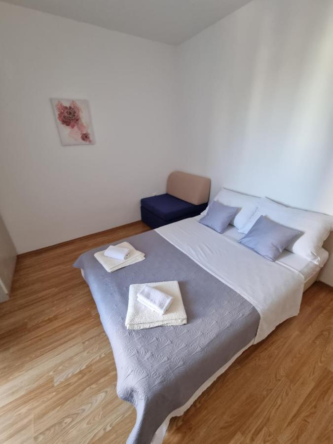 Apartments Lili Biograd Na Moru Exterior foto