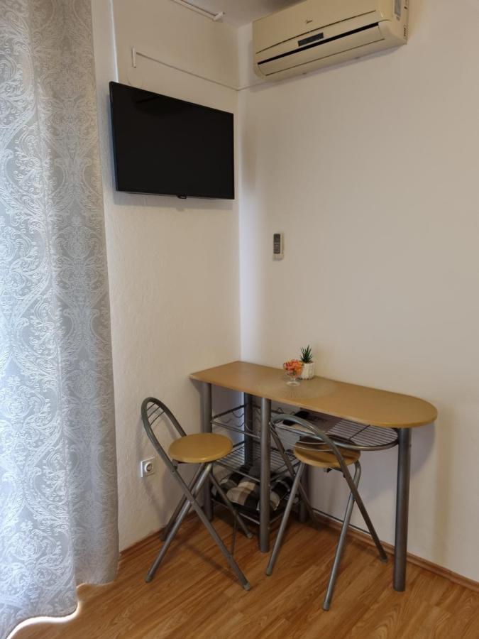 Apartments Lili Biograd Na Moru Exterior foto