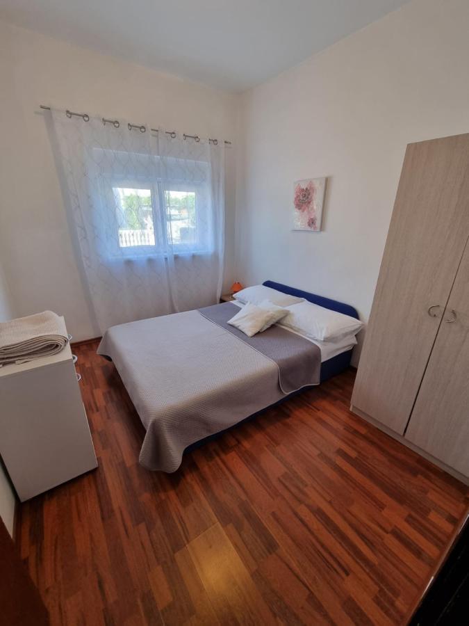 Apartments Lili Biograd Na Moru Exterior foto