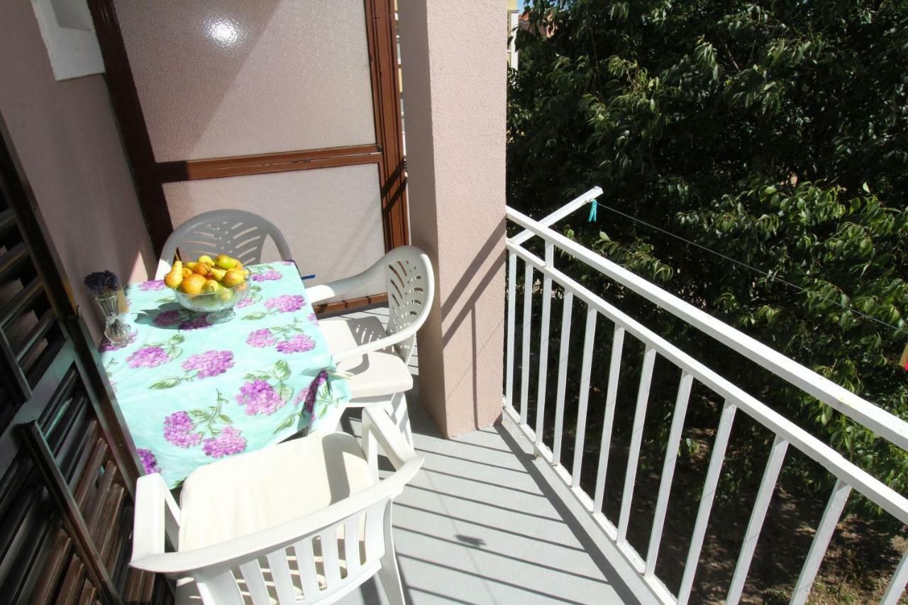 Apartments Lili Biograd Na Moru Exterior foto